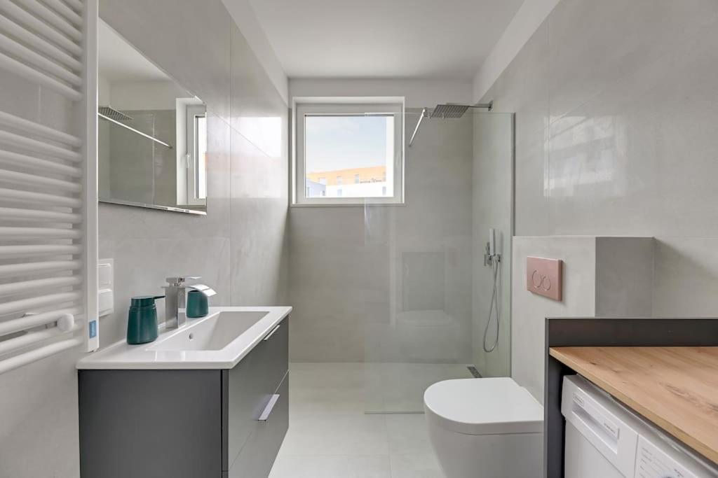 Studio Sw Piotra W Gdyni By Grand Apartments Gdynia Exterior photo